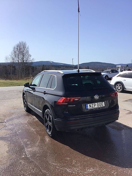 Volkswagen Tiguan 3 of 5