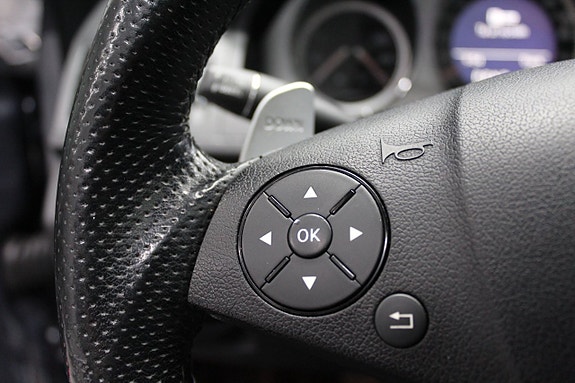 Mercedes-Benz C63 15 of 20