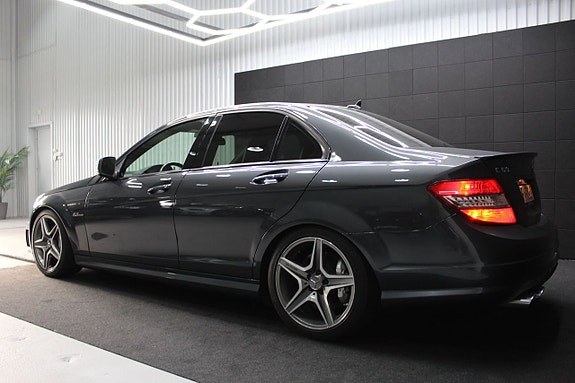 Mercedes-Benz C63 4 of 5