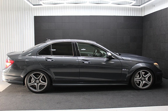 Mercedes-Benz C63 7 of 20
