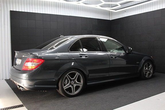 Mercedes-Benz C63 6 of 20