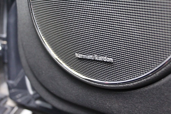 Mercedes-Benz C63 17 of 20