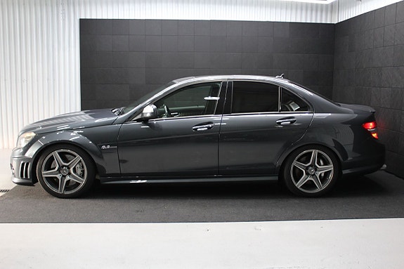 Mercedes-Benz C63 3 of 5