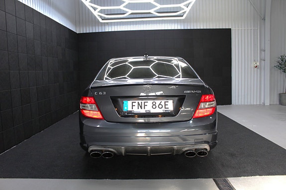 Mercedes-Benz C63 5 of 5