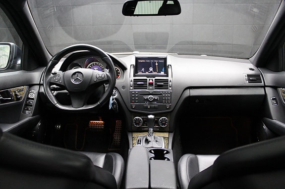 Mercedes-Benz C63 12 of 20