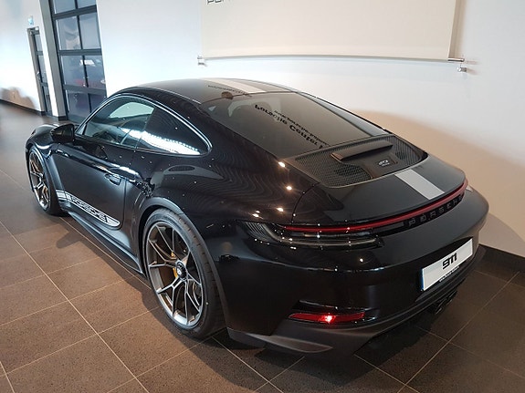 Porsche 911 GT3 5 of 5