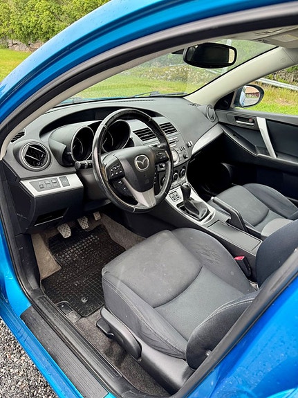 Mazda 3 9 of 17
