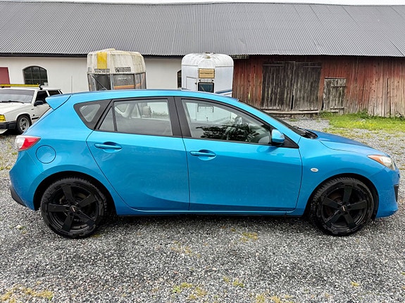 Mazda 3 4 of 17