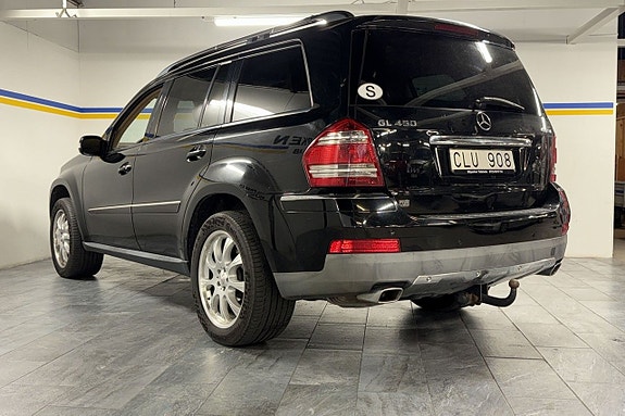 Mercedes-Benz GL450 4 of 4