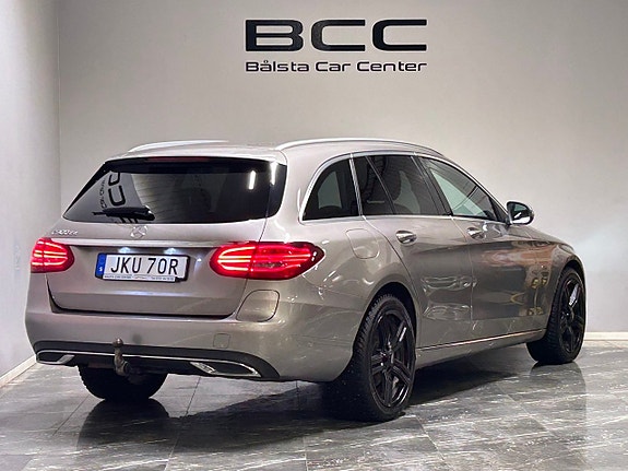 Mercedes-Benz C300 8 of 25