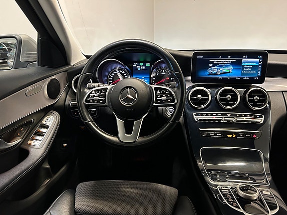 Mercedes-Benz C300 11 of 25