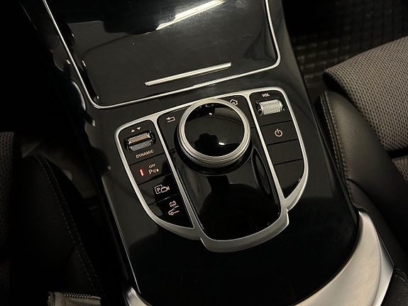 Mercedes-Benz C300 21 of 25