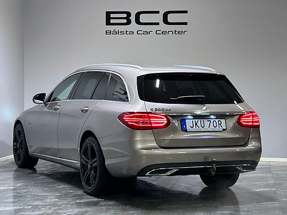 Mercedes-Benz C300 6 of 25
