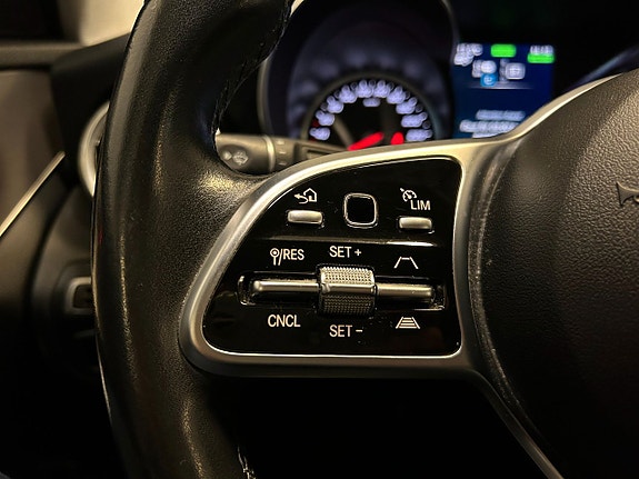 Mercedes-Benz C300 23 of 25
