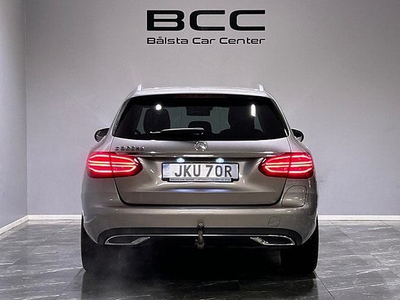 Mercedes-Benz C300 7 of 25
