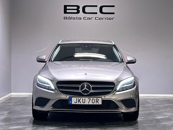 Mercedes-Benz C300 2 of 5