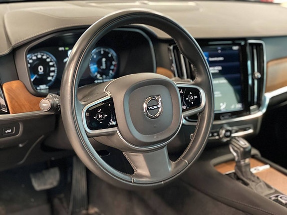 Volvo V90 17 of 28