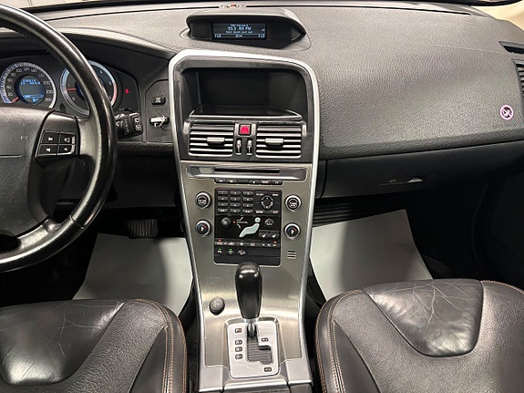 Volvo XC60 17 of 22