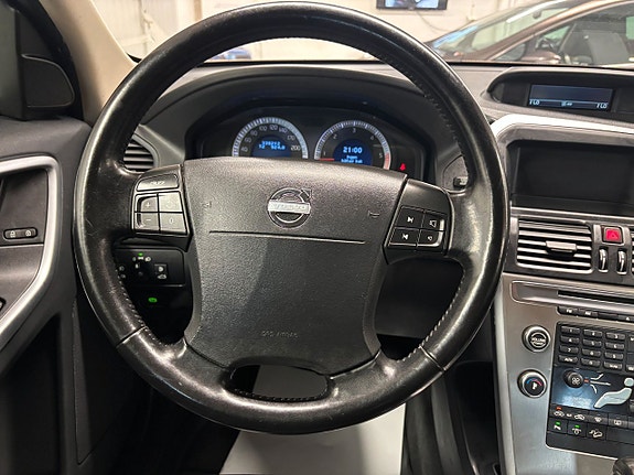 Volvo XC60 16 of 22