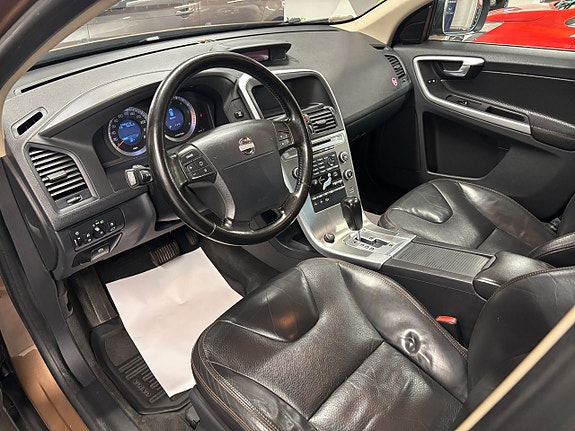 Volvo XC60 8 of 22