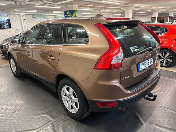 Volvo XC60 4 of 5