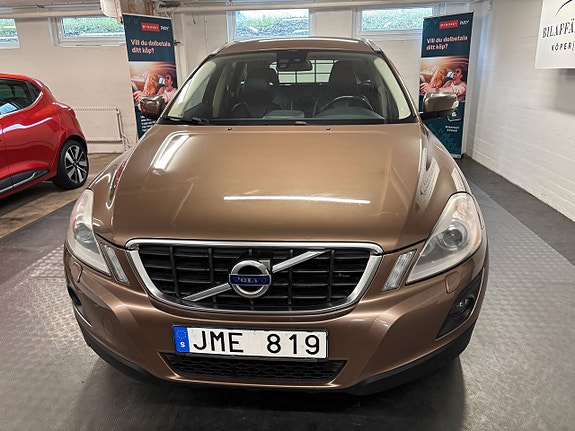 Volvo XC60 2 of 5