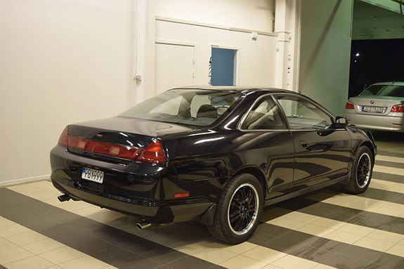 Honda Accord 13 of 22