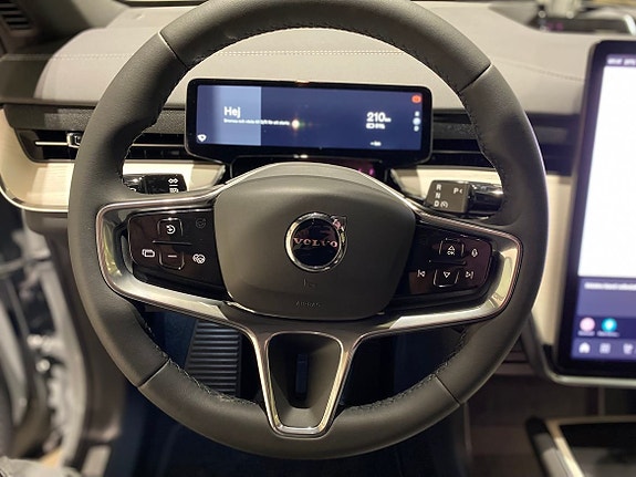 Volvo EX90 20 of 28