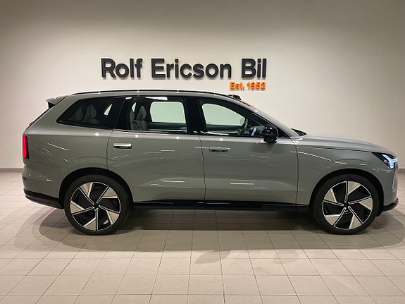 Volvo EX90 2 of 5