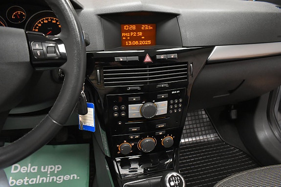 Opel Astra 21 of 21