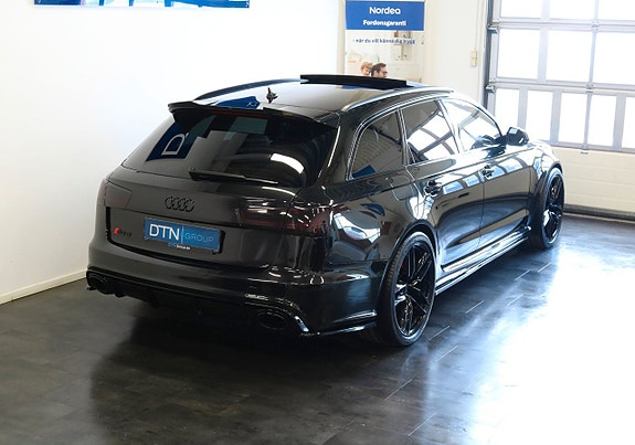 Audi RS6 2 of 25