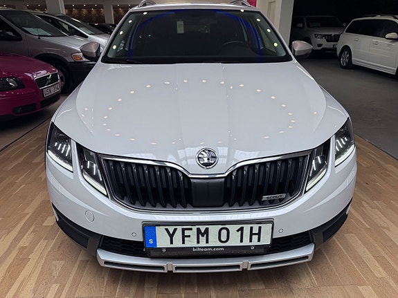 Skoda Octavia Scout 4 of 5