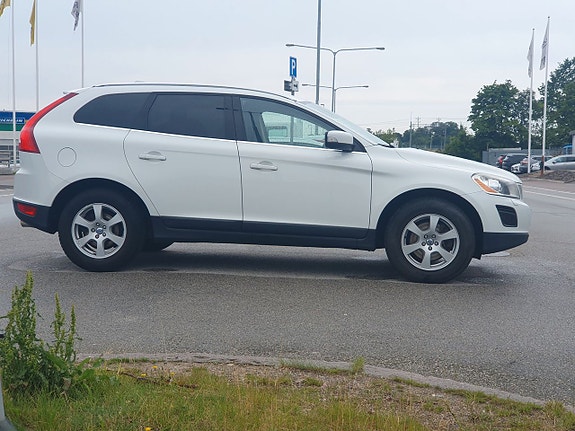 Volvo XC60 7 of 10