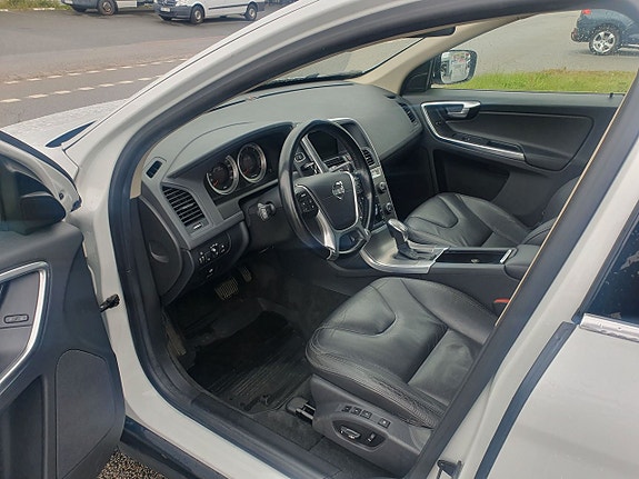 Volvo XC60 8 of 10