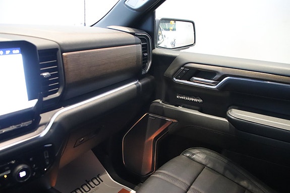Chevrolet Silverado 1500 15 of 17