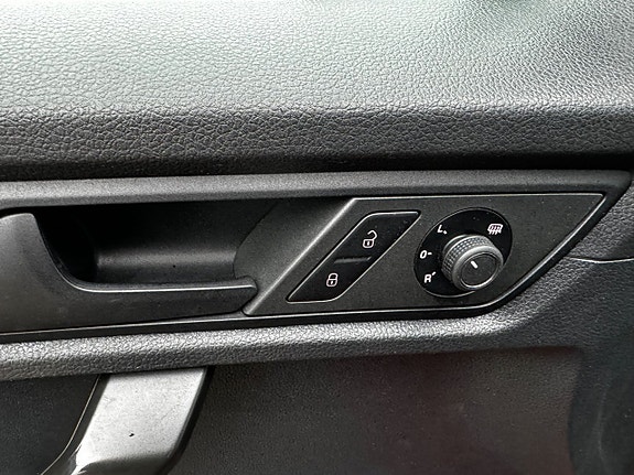 Volkswagen Caddy Maxi 12 of 19