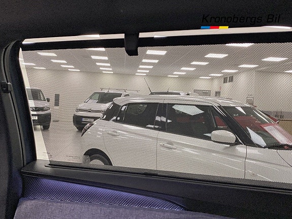 Peugeot e-5008 22 of 29