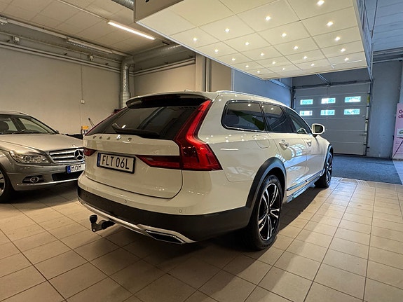 Volvo V90 Cross Country 6 of 19