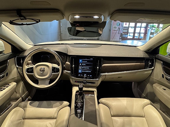 Volvo V90 Cross Country 12 of 19