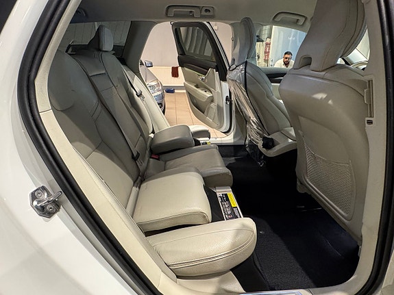 Volvo V90 Cross Country 11 of 19