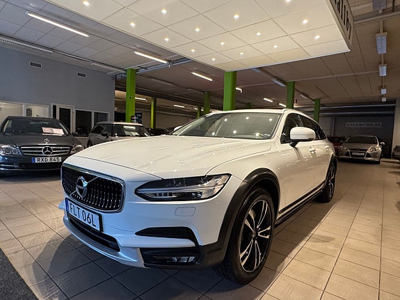 Volvo V90 Cross Country 4 of 5