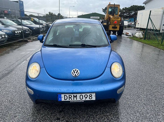 Volkswagen New Beetle 14 of 27