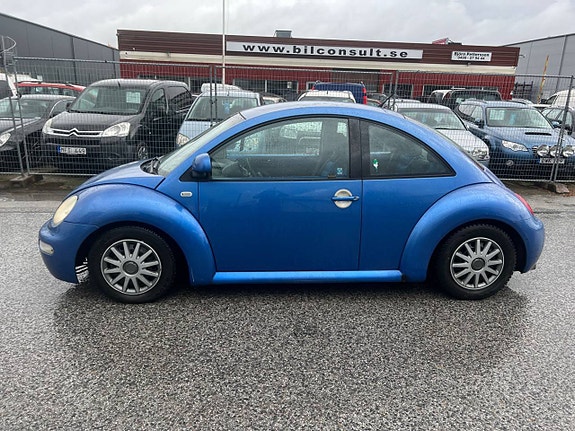 Volkswagen New Beetle 7 of 27