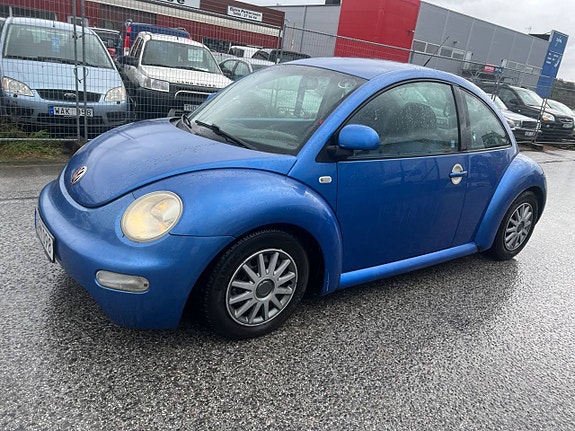 Volkswagen New Beetle 8 of 27