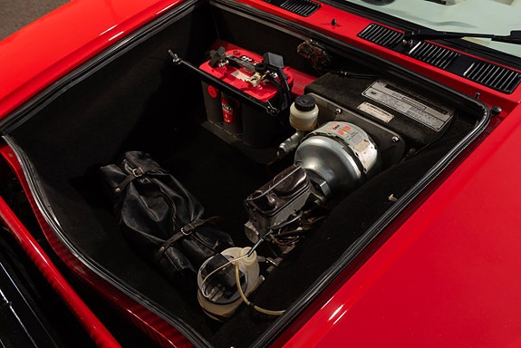 De Tomaso Pantera 22 of 26