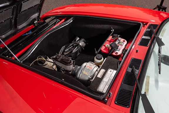 De Tomaso Pantera 21 of 26