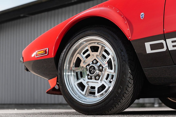 De Tomaso Pantera 12 of 26