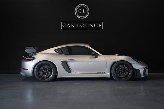 Porsche 718 Cayman GT4 RS 2 of 5