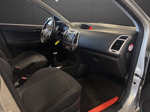 Hyundai i20 8 of 12