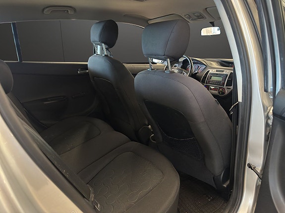 Hyundai i20 7 of 12